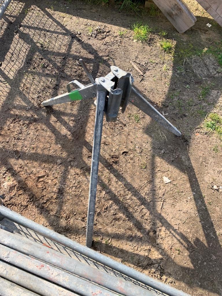 Doka - driepikkel - driepoot - schoorklemmen - schoorsteunen, Ophalen, Gebruikt