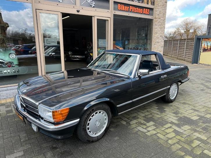 Mercedes 560 SL, Autos, Oldtimers & Ancêtres, Entreprise, Achat, Intérieur cuir, Jantes en alliage léger, Toit ouvrant, Radio