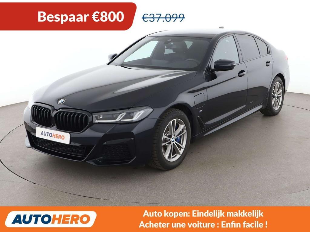 BMW 5 Serie 520 520e M Sport (bj 2021, automaat), Auto's, BMW, Automaat, Gebruikt, Blauw, Leder