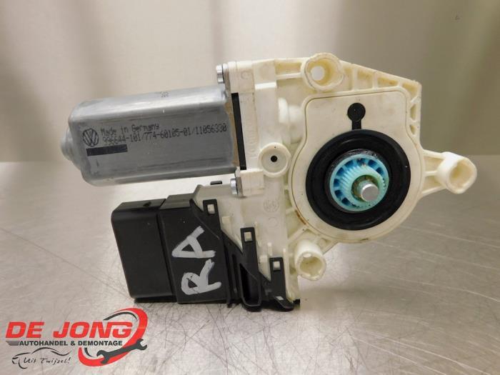 Moteur de vitre portière d'un Volkswagen Touran, Autos : Pièces & Accessoires, Carrosserie & Tôlerie, Volkswagen, Utilisé, 3 mois de garantie