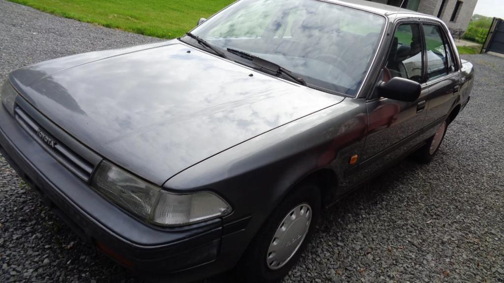 Toyota Carina (bj 1989), Auto's, Oldtimers, 4 deurs, Stof, 1600 cc, Grijs