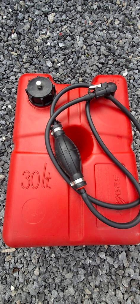 Nourrisse essence bateau, Sports nautiques & Bateaux