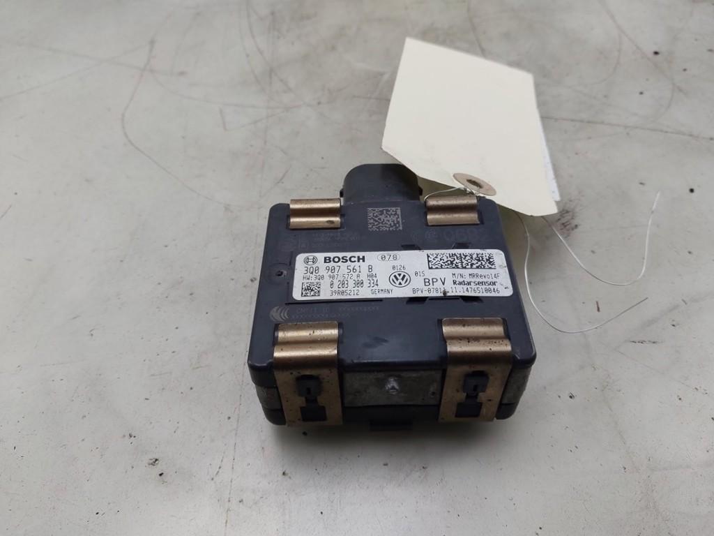 CAPTEUR RADAR Passat Variant (3G5) (|3Q0907561B|), Robert Bosch AG, Volkswagen, Utilisé, Robert-Bosch-Allee 1
74232  Abstatt, DE