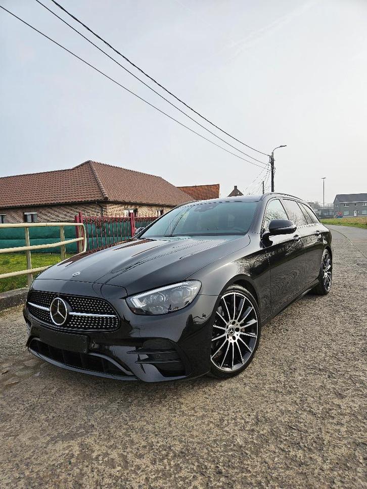 Option complète Mercedes E 200d AMG! Parfaitement entretenu!, Autos, Mercedes-Benz, Particulier, Classe E, Caméra 360°, ABS, Caméra de recul