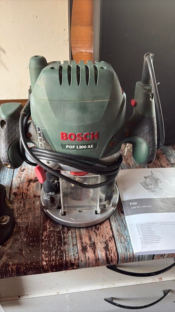 Outillage bosch, Bricolage & Construction, Outillage | Fraiseuses, Enlèvement ou Envoi, Comme neuf