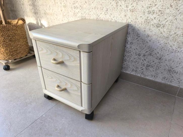 Klein ladekastje/ nachtkastje op wieltjes (Goede staat!), Huis en Inrichting, Slaapkamer | Nachtkastjes, Gebruikt, Minder dan 55 cm