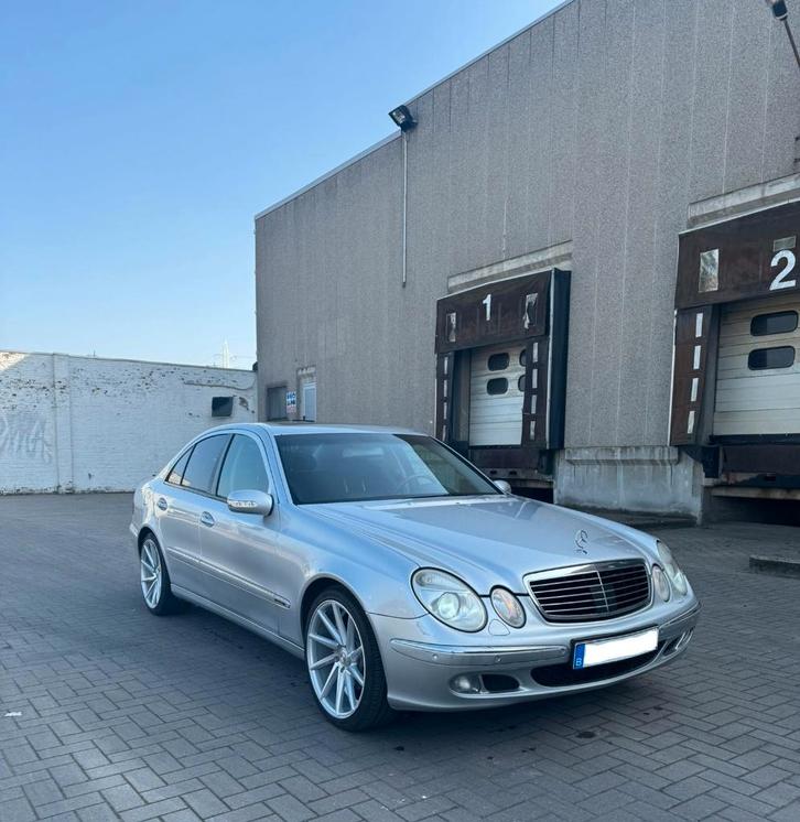 Mercedes - Benz w211 e320 Benzine 4-MATIC Elegance Automaat, Autos, Mercedes-Benz, Entreprise, Achat, Classe E, 4x4, ABS, Régulateur de distance