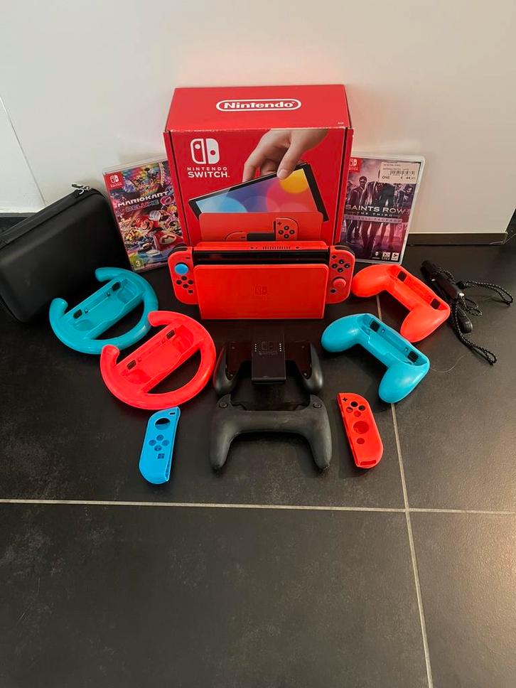 Nintendo Switch Oled met toebehoren, Games en Spelcomputers, Spelcomputers | Nintendo Switch, Zo goed als nieuw, Switch OLED, Met 2 controllers