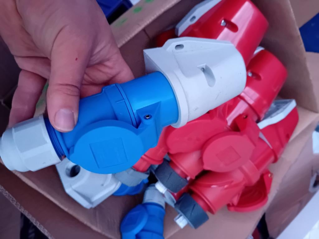 Prises industrielles CEE 400V à vendre, Bricolage & Construction, Électricité & Câbles