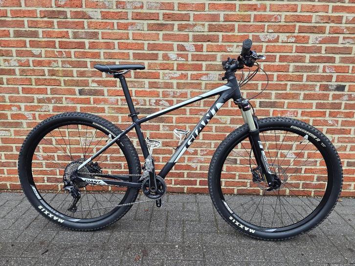 Giant Talon Advanced 0 maat Medium en Cube mtb, Fietsen en Brommers, Fietsen | Mountainbikes en ATB, Zo goed als nieuw, Giant