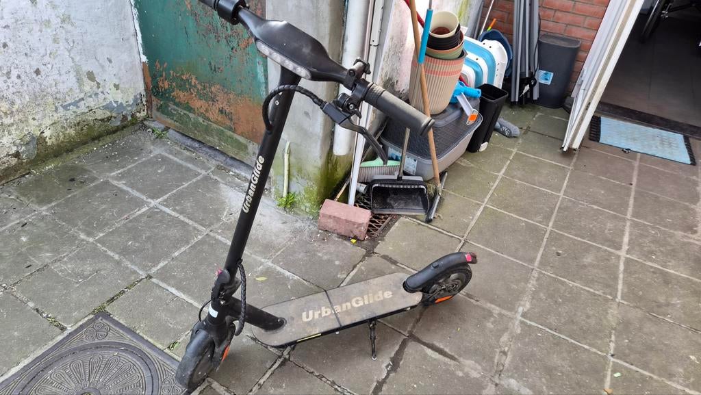 Trottinette a vendre pour pieces pas de chargeur, Vélos & Vélomoteurs, Enlèvement