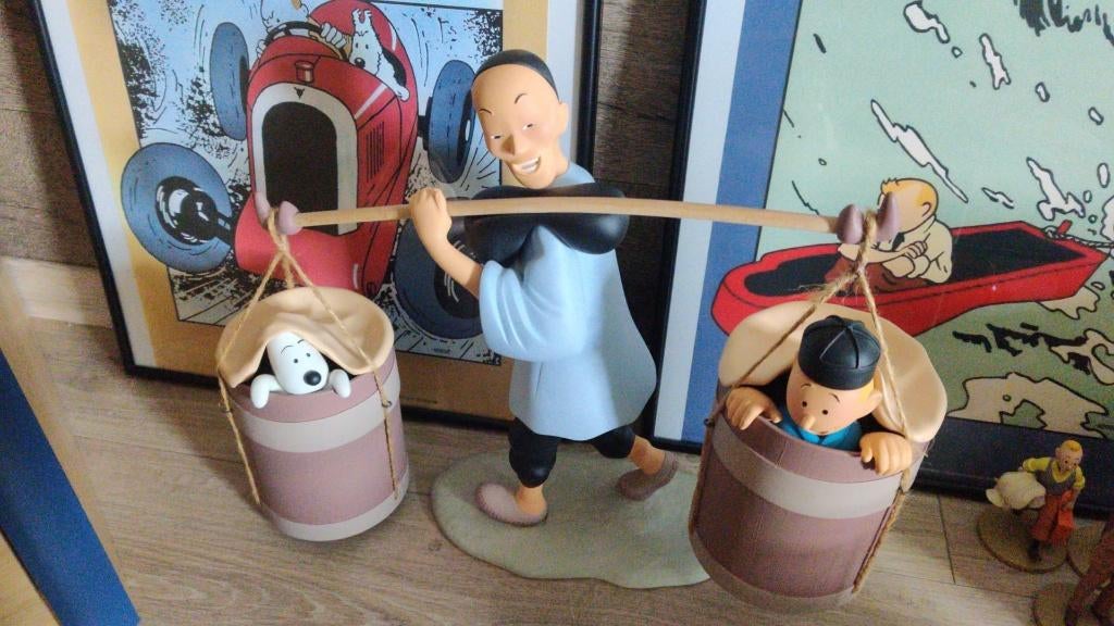 Figurine Porteur d'eau St emett, Enlèvement, Tintin, Comme neuf, Statue ou Figurine