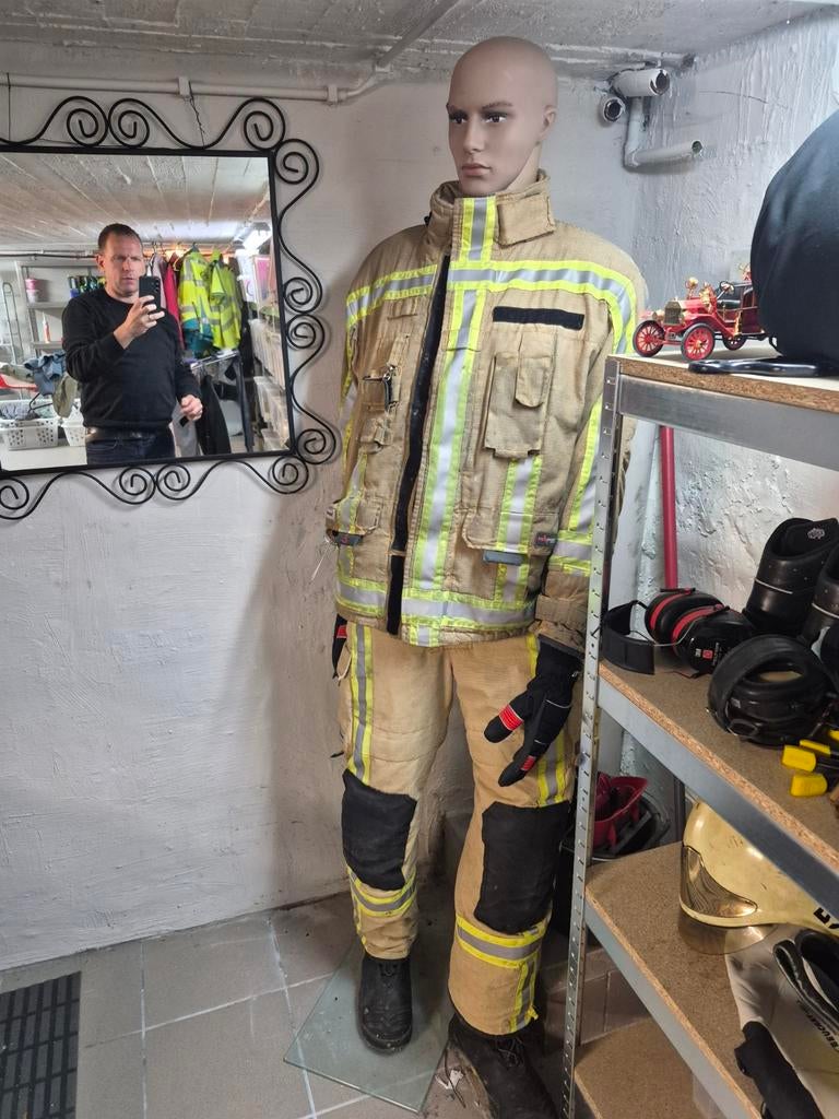 Etalagepop op glazen voet, Ophalen of Verzenden