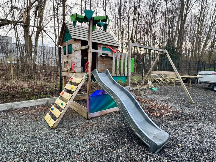 Speelhuisje op palen met glijbaan 2 Schommelzitjes incl., Kinderen en Baby's, Speelgoed | Buiten | Speeltoestellen, Gebruikt, Glijbaan