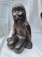 statue en céramique fille assise Emiel Laskaris, Enlèvement