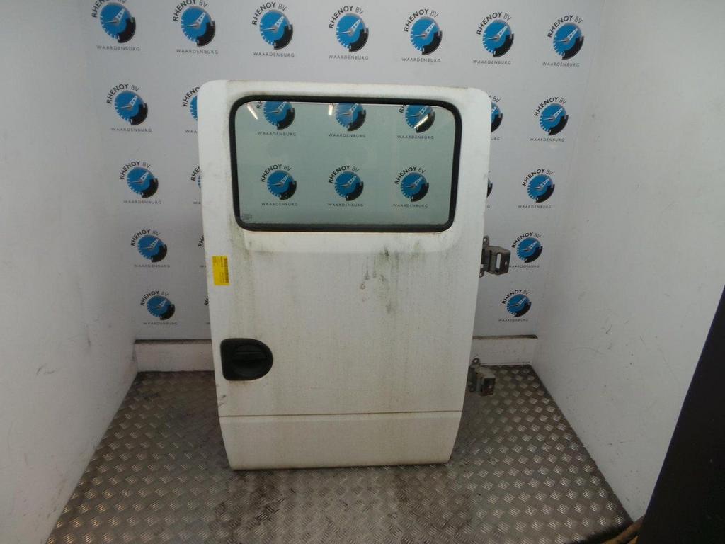 NISSAN CABSTAR 130.35 2.5 dCi 340DC PORTIER RA  2009, Auto-onderdelen, Ophalen of Verzenden, Gebruikt, Stiba lid