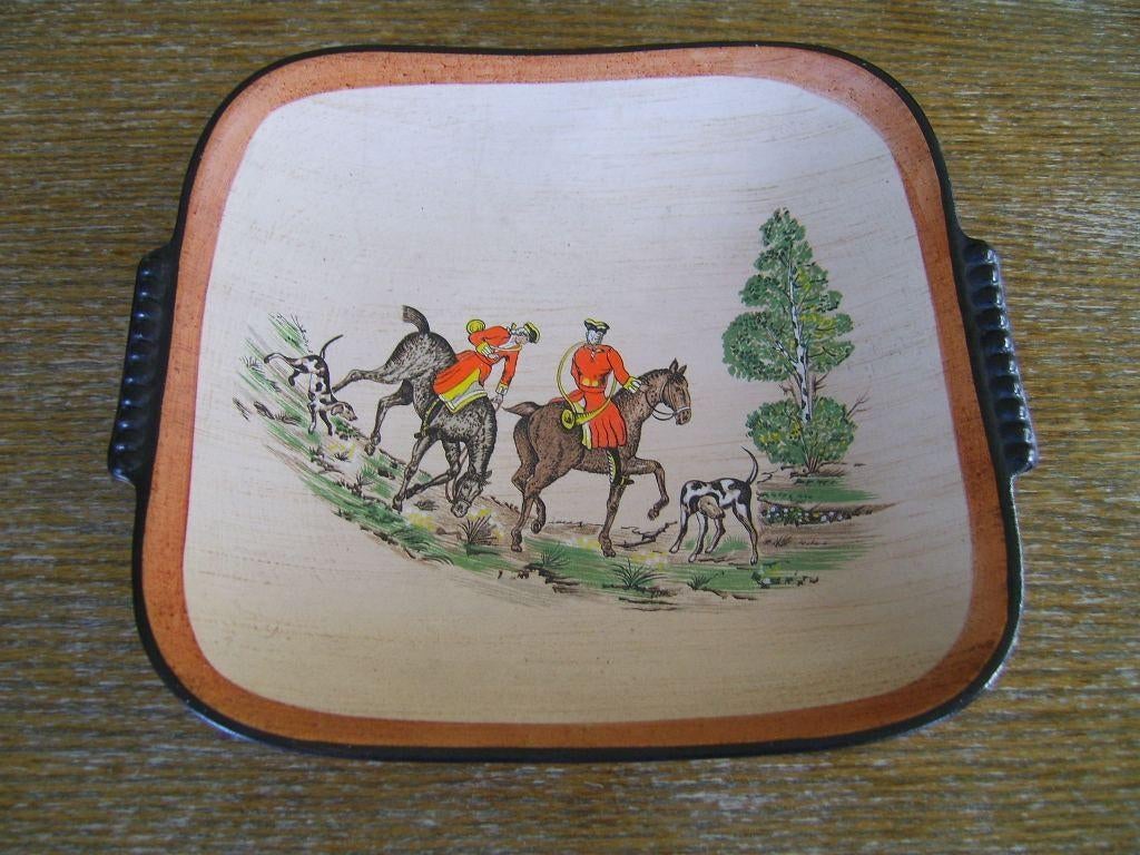 Schaal met afbeelding: ruiters - jachttafereel, Ophalen of Verzenden, Gebruikt, Schaal