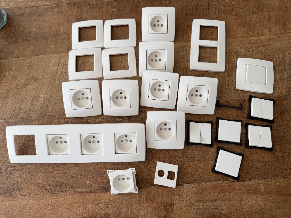 Niko afdekplaat White, Ophalen, Zo goed als nieuw, Stopcontact