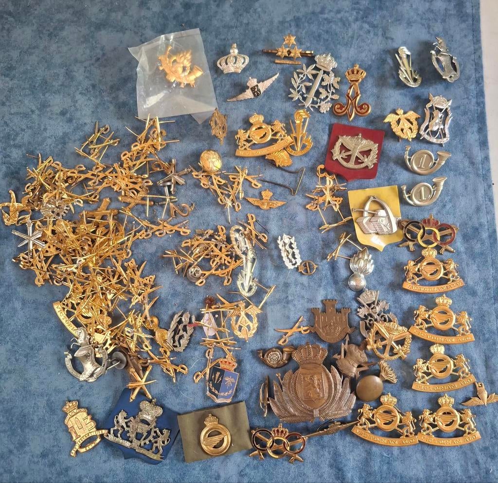 Kentekens en insignes, Ophalen of Verzenden