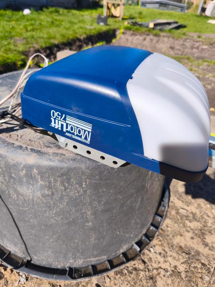 Moteur de porte de garage, Autos : Divers, Garages