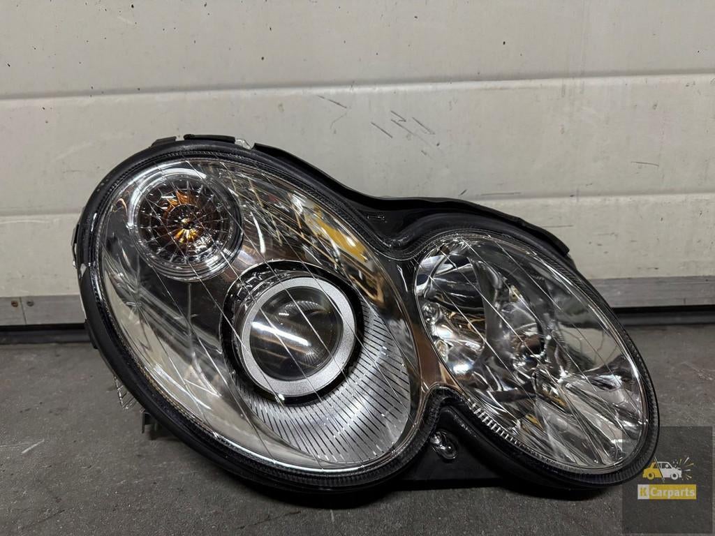 CLK209xenon, Mercedes CLK A209 C209 xenonlamp rechts, Gebruikt, Mercedes-Benz AG, Mercedes-Benz, Mercedesstrasse 120
70372  Stuttgart, DE