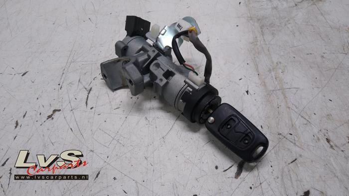 Serrure de contact + clé d'un Kia Picanto, Kia, -, 3 mois de garantie, Utilisé
