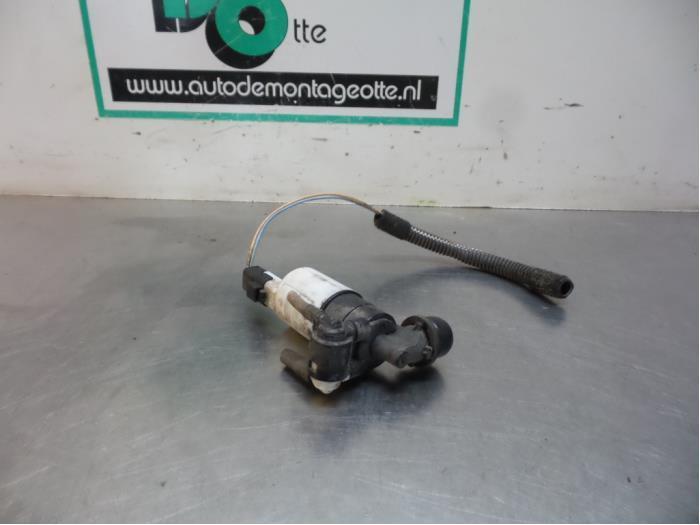 Pompe lave-glace avant d'un Peugeot 307 (307 01-), Autos : Pièces & Accessoires, Vitres & Accessoires, Peugeot, Utilisé, 3 mois de garantie