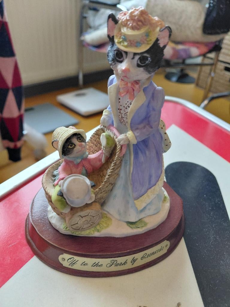 Of to the park-kattenfiguur, Ophalen, Zo goed als nieuw, Hond of Kat, Beeldje of Figuurtje