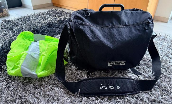 Sacoche de métro Brompton L-bag comme neuve, Vélos & Vélomoteurs, Accessoires vélo | Sacoches, Neuf, Enlèvement