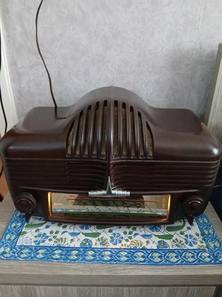 Bakelieten radio sonora excellent, Antiek en Kunst, Ophalen