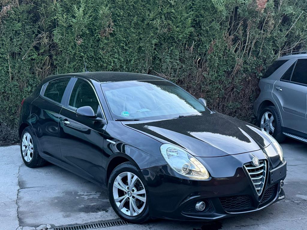 Alfa gulijetta 2015 1.6 diesel 2900€ gekeurd voor verkoop, Autos, Alfa Romeo, Achat, Entreprise, 5 portes, Diesel