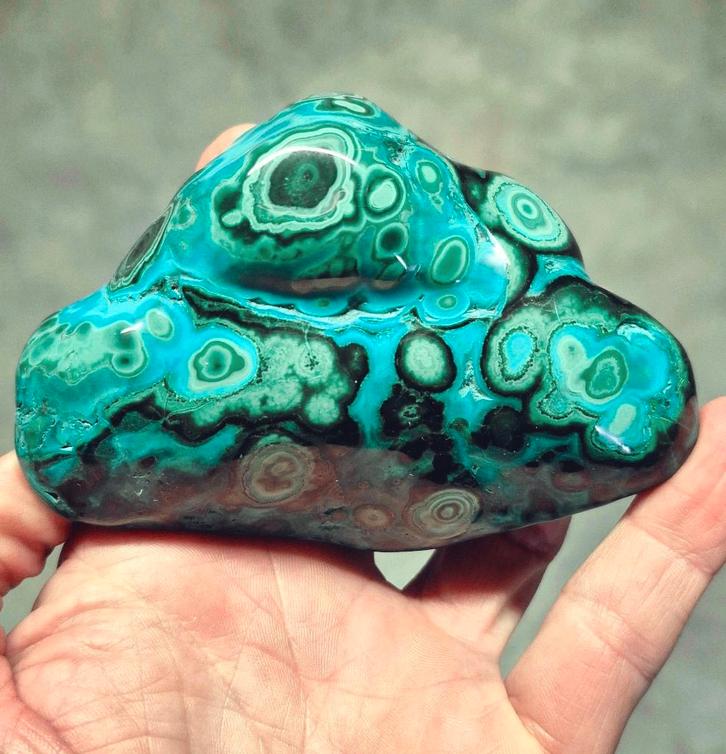 Chrysocolle et malachite polie Congo, Collections, Minéraux & Fossiles, Minéral, Enlèvement ou Envoi