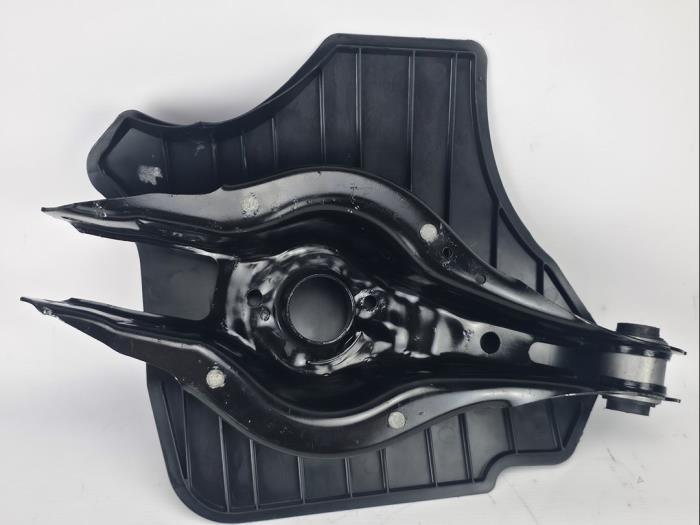 Bras de suspension arrière gauche d'un BMW 3-Serie, -, 3 mois de garantie, Utilisé, -