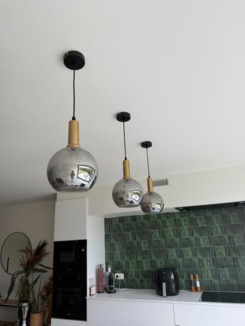 Hanglampen beschikbaar voor biedingen