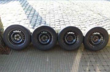 4 originele VW 15 inch stalen velgen (5×112)