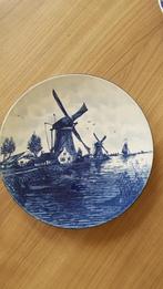 Toutes sortes d'assiettes, paniers et vases de Delft., Enlèvement ou Envoi