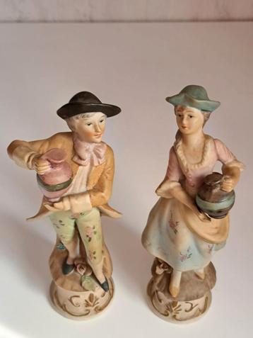 Koppel waterdragers. beschikbaar voor biedingen