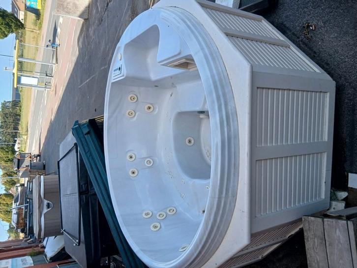 Jacuzzi gratis geleverd geplaatst, Tuin en Terras, Zwembad-toebehoren, Ophalen of Verzenden