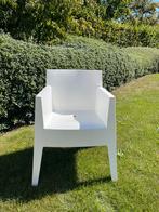 6 Witte tuinstoelen starck, Ophalen, Zo goed als nieuw
