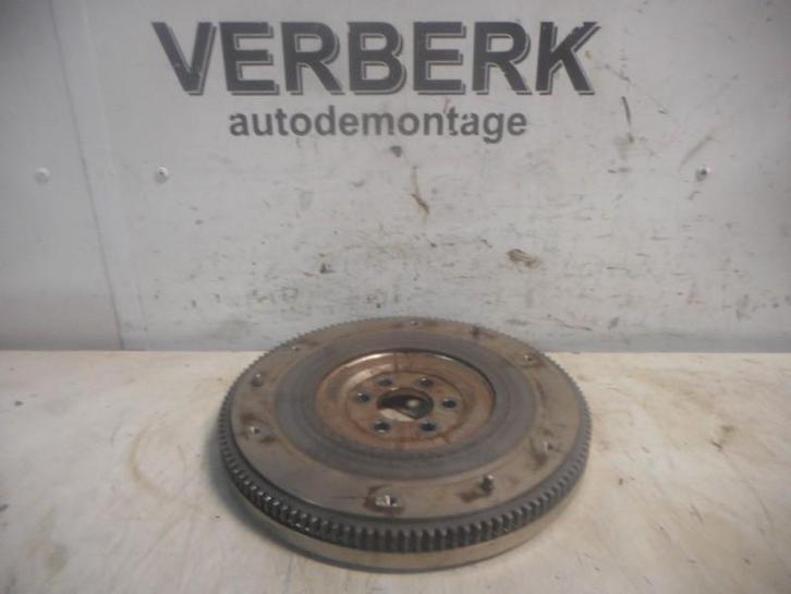 VLIEGWIEL Volkswagen Polo IV (9N1 / 2/3) (03d-105-333), Auto-onderdelen, Motor en Toebehoren, Volkswagen, Gebruikt