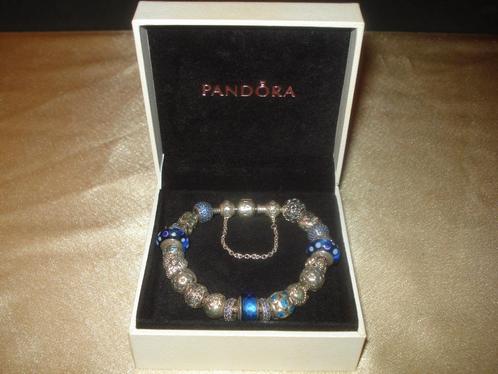 PANDORA Beau Bracelet n°3 avec 18 Charmes Argent & 3 Murano, Handtassen en Accessoires, Bedels, Zo goed als nieuw, Pandora, Zilver