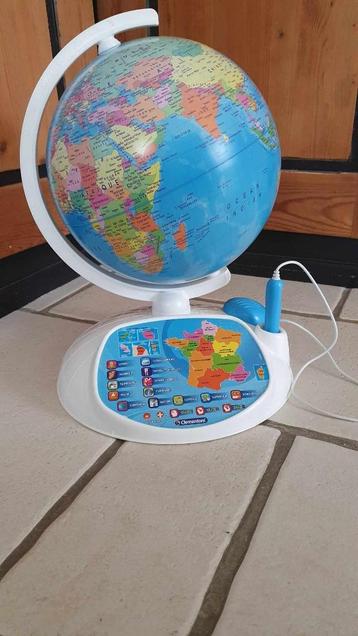 GLOBE INTERACTIF EXPLORAGLOBE CLEMENTONI (AVEC SON) disponible aux enchères