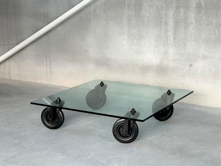 Vintage “Fontana Arte” coffeetable by Gae Aulenti, Antiek en Kunst, Antiek | Meubels | Tafels, Ophalen