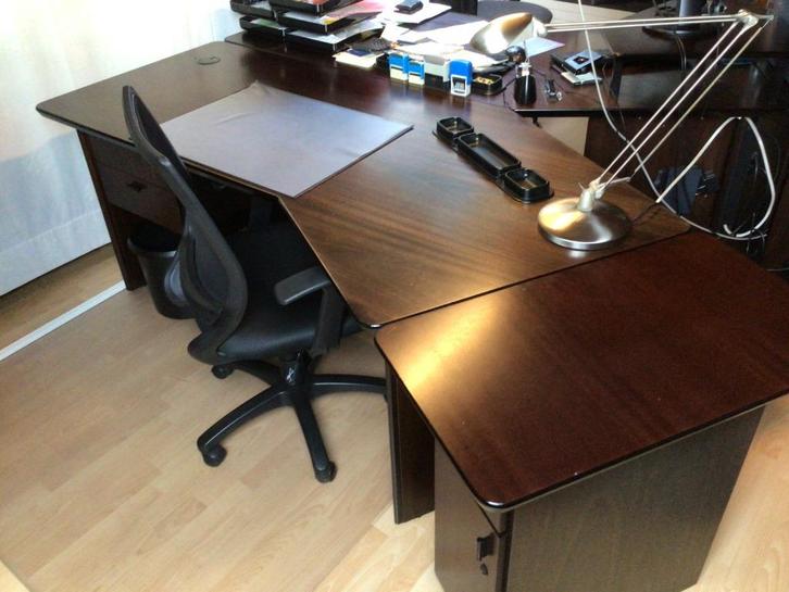 Okkasie bureelmeubelen, Huis en Inrichting, Bureaus, Gebruikt, Bureau, Ophalen
