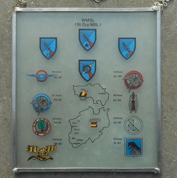 FORCE AERIENNE BELGE DANS LES FBA - VITRAIL UNITES MISSILES, Verzamelen, Militaria | Algemeen, Luchtmacht, Embleem of Badge, Verzenden