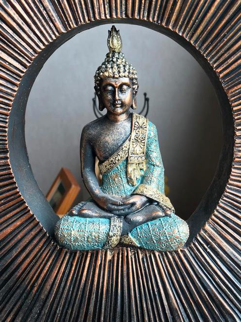 Statue de Bouddha en méditation sur socle, Maison & Meubles, Accessoires pour la Maison | Statues de Bouddha, Comme neuf