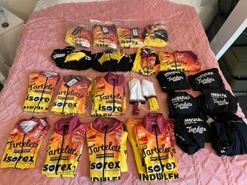 Fietskleding pakket van Doltcini + 2 helmen! beschikbaar voor biedingen