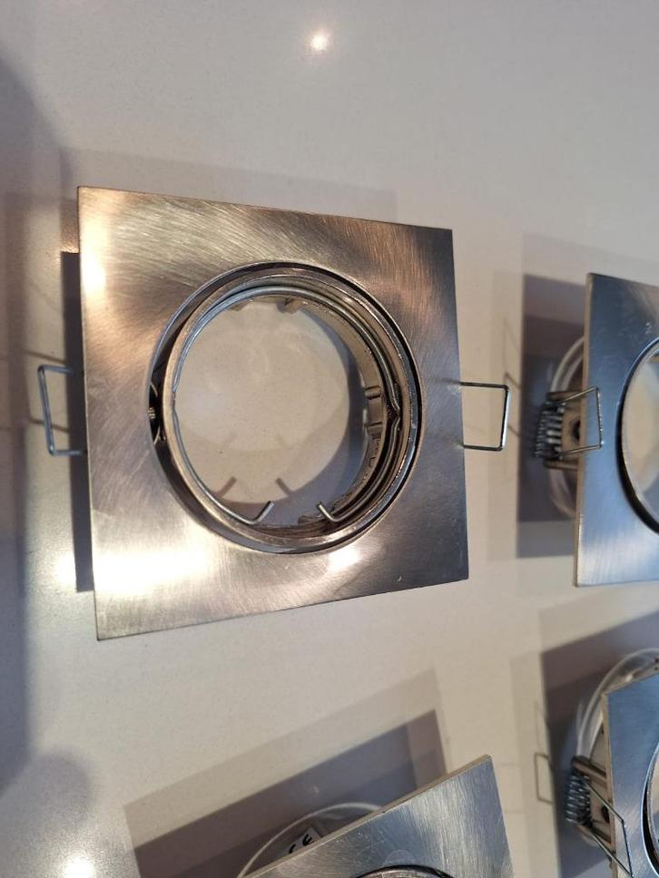 Allerlei elektrisch materiaal, Doe-het-zelf en Bouw, Elektriciteit en Kabels, Nieuw, Stopcontact, Ophalen