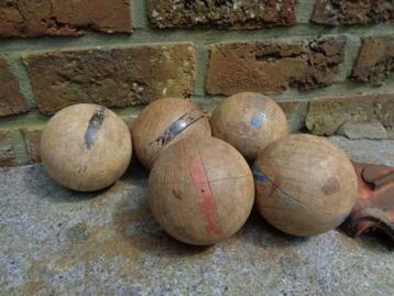 Zoldervondst, 5 oude houten petanque bollen , vintage