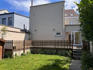Huis à vendre à Drogenbos, 6 chambres beschikbaar voor biedingen